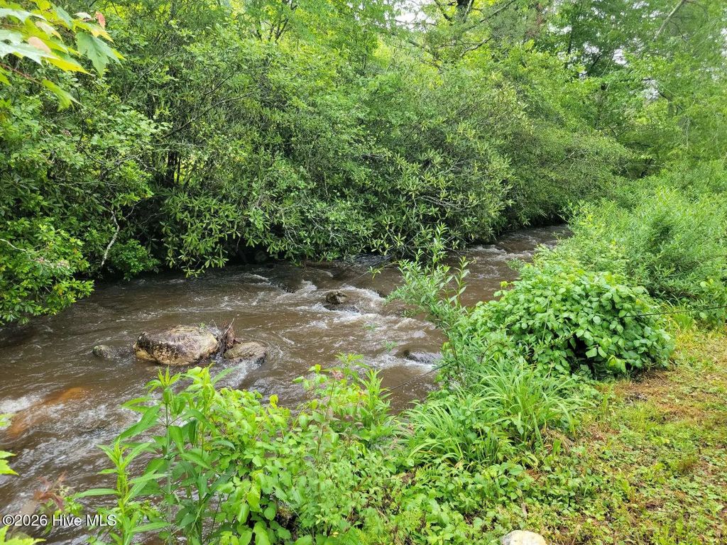 1215 Davis Creek Road, Murphy