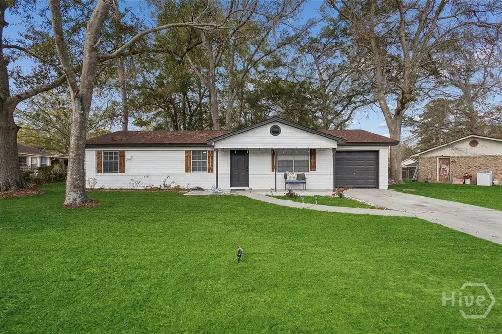 203 Holiday Circle, Savannah
