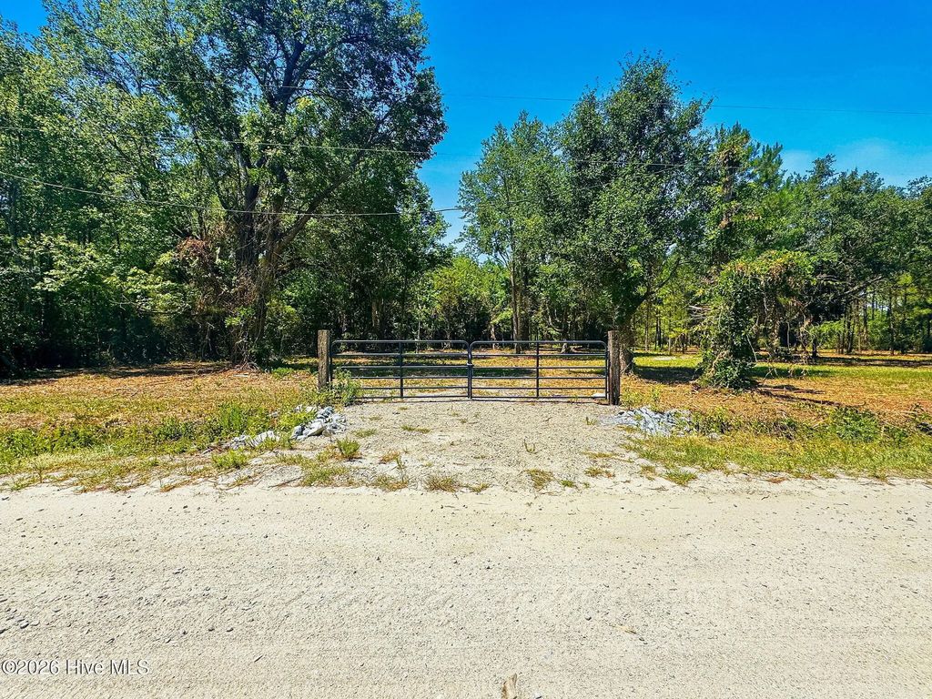 8027 Funston Road Se, Winnabow