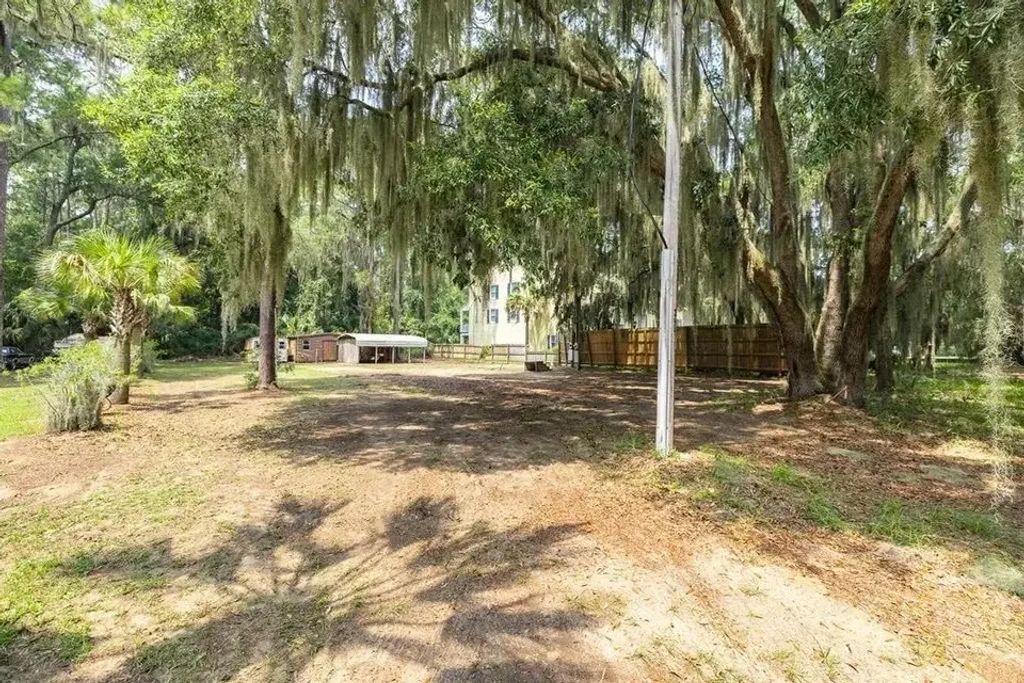 255 Oyster Point Drive, Midway