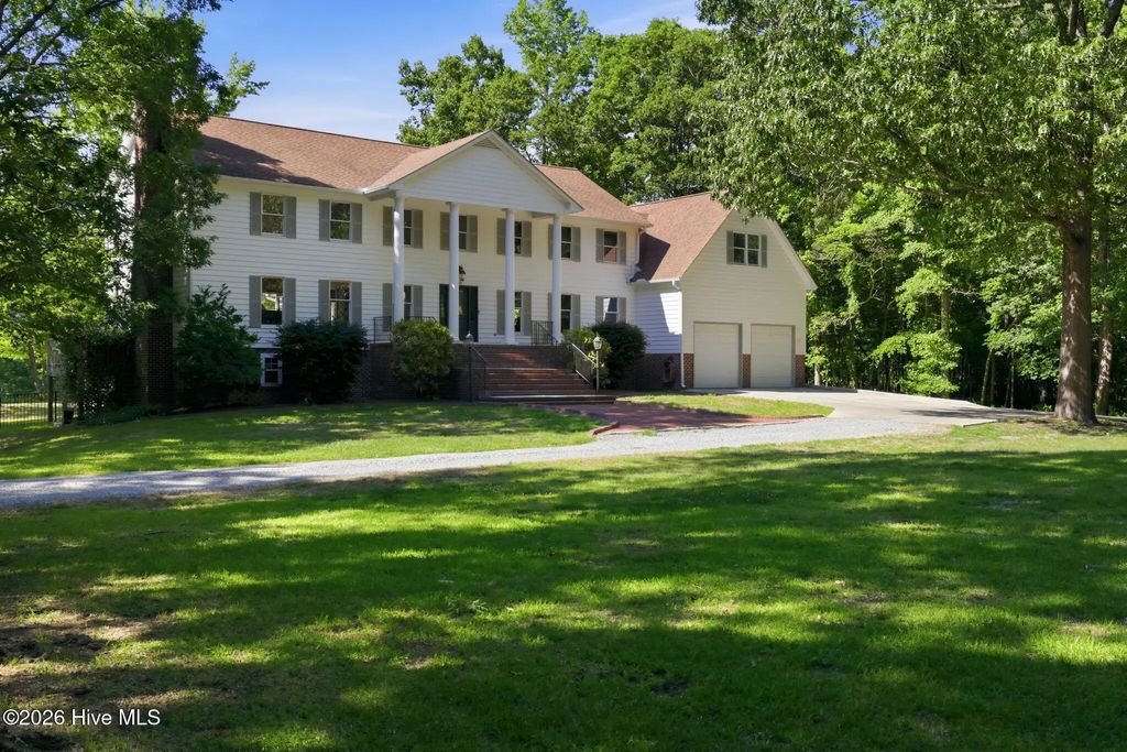108 Farmington Road, Grimesland