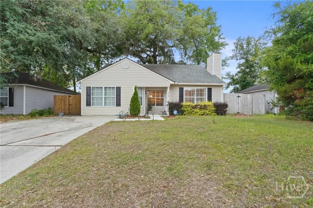 219 Laurelwood Drive, Savannah
