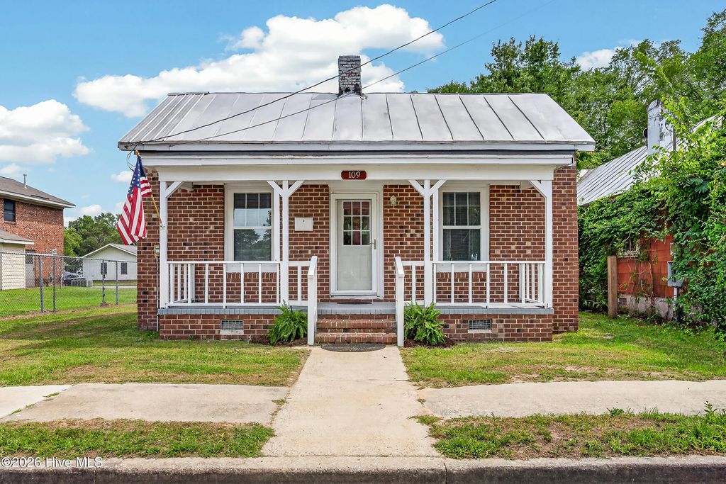 109 E South Street, Kinston