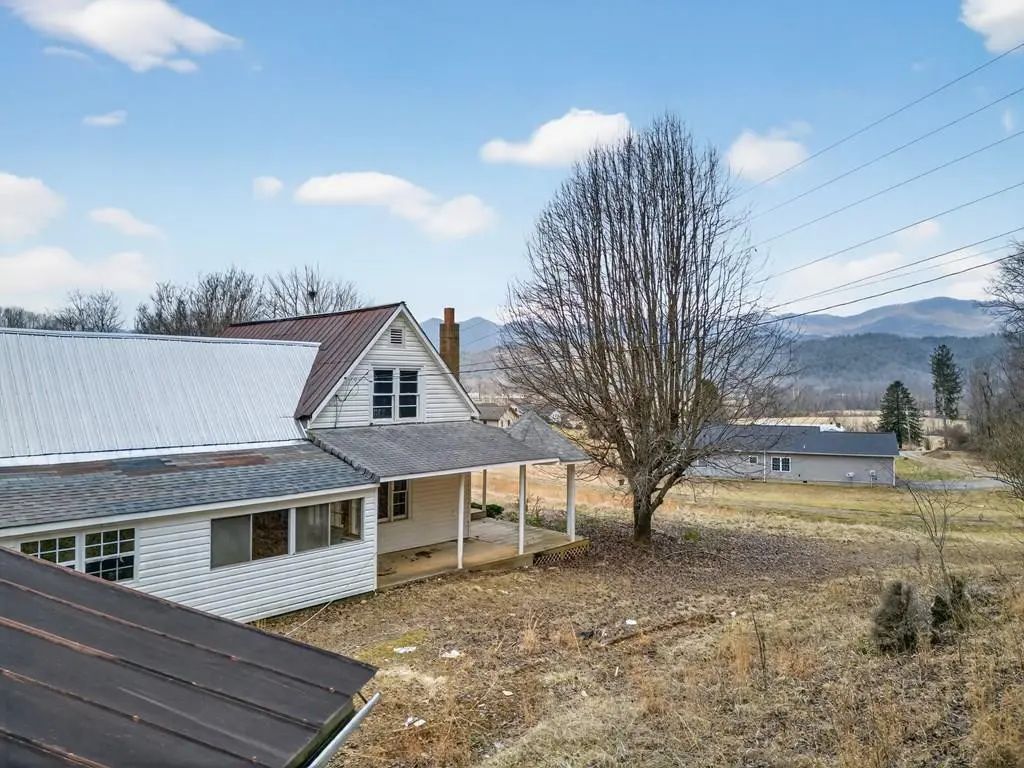 1917 Fairview Road, Andrews