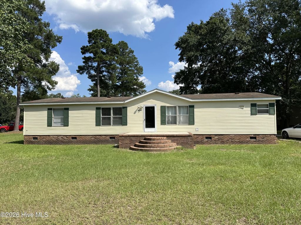 10660 Jamestown Drive, Laurinburg
