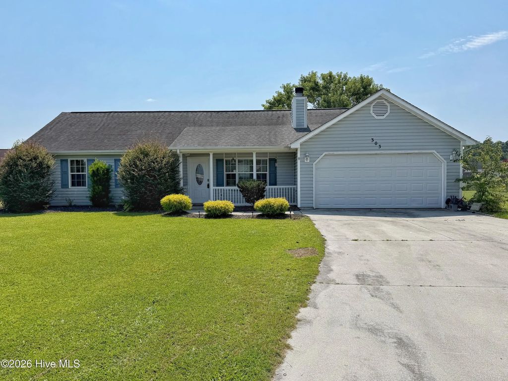 303 Marcia Court, Hubert