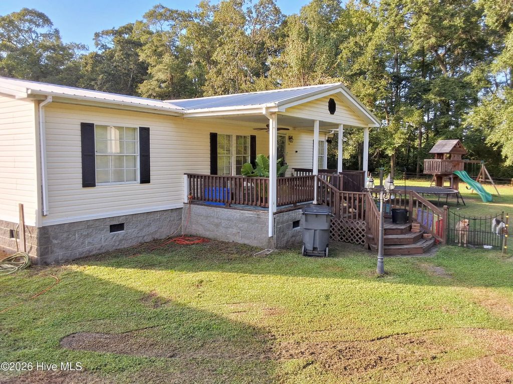 1836 Pine Level Church Road, Nakina