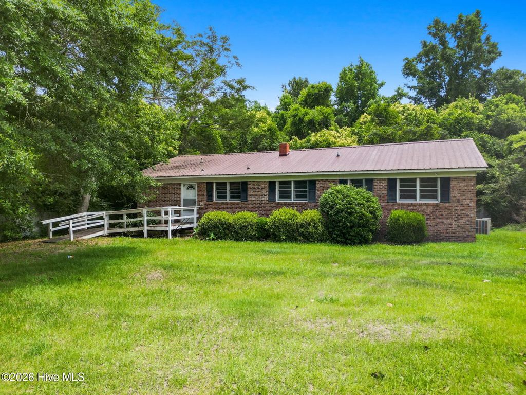 34 Elm Loop Lane, Whiteville