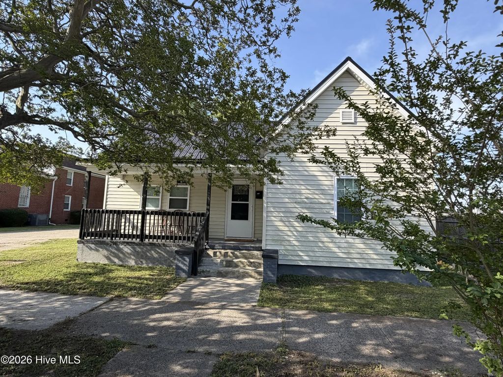 204 E Oak Street, Goldsboro
