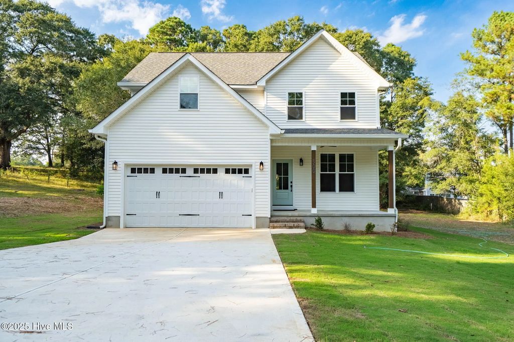 205 Cameron Avenue, Vass