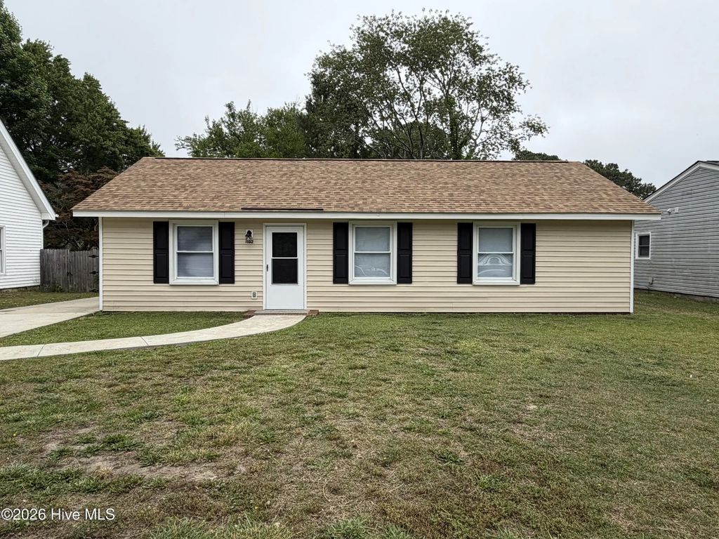 102 Fletcher Place, Greenville