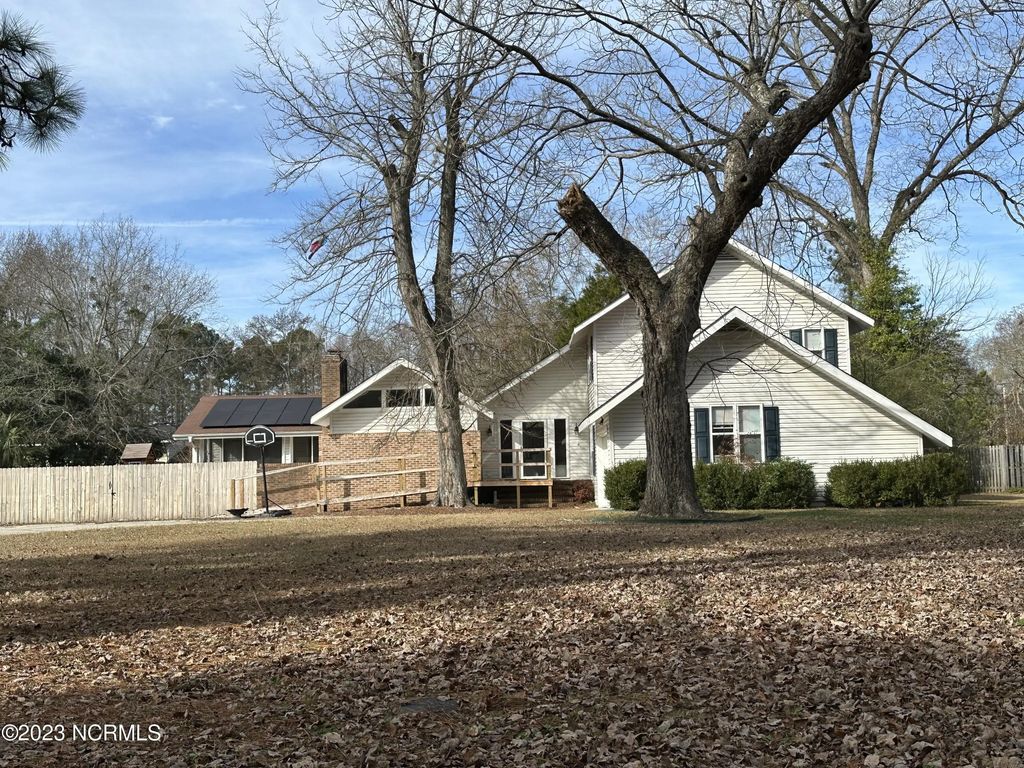 707 Highland Drive, Laurinburg
