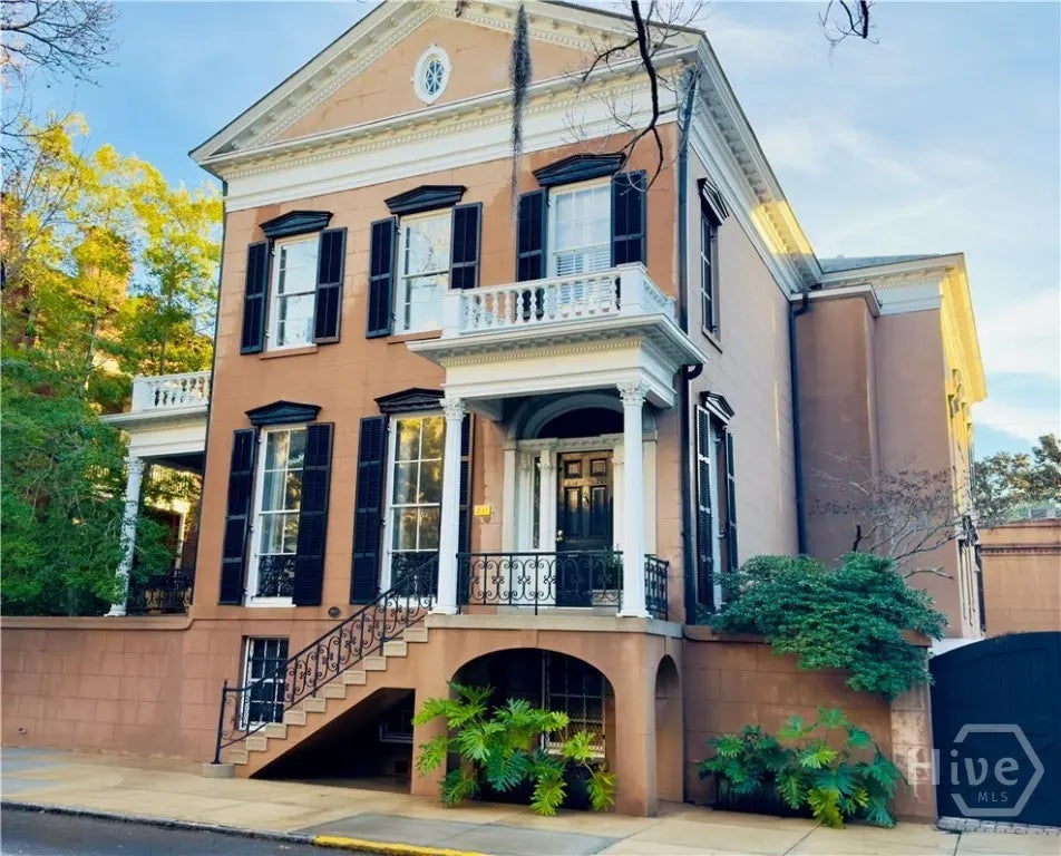 211 E Charlton Street, Savannah