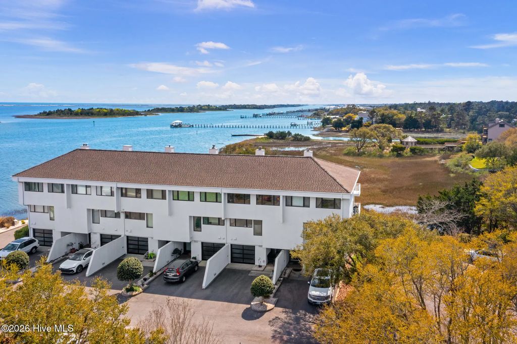 5410 Marina Club Drive, Wilmington