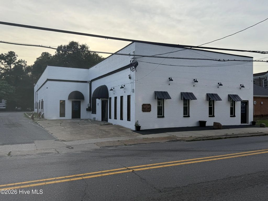 305 S Road Street, Elizabeth City
