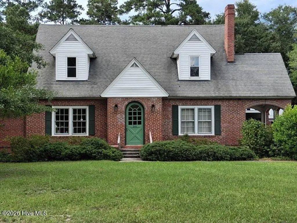 201 E Bell Street, Tabor City