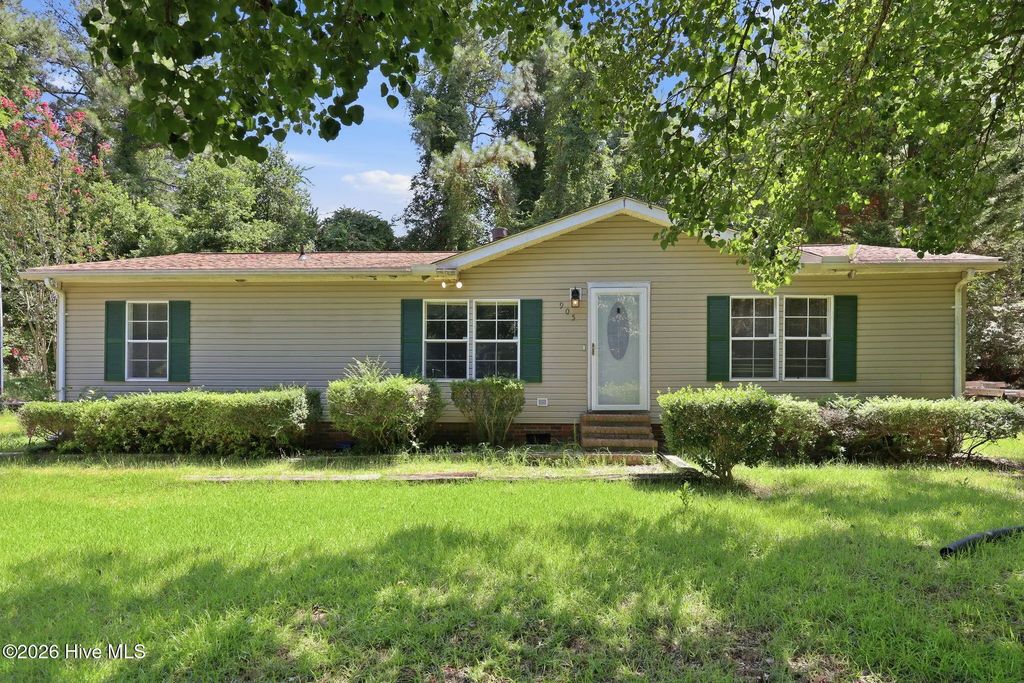 905 S Hardin Street, Southern Pines