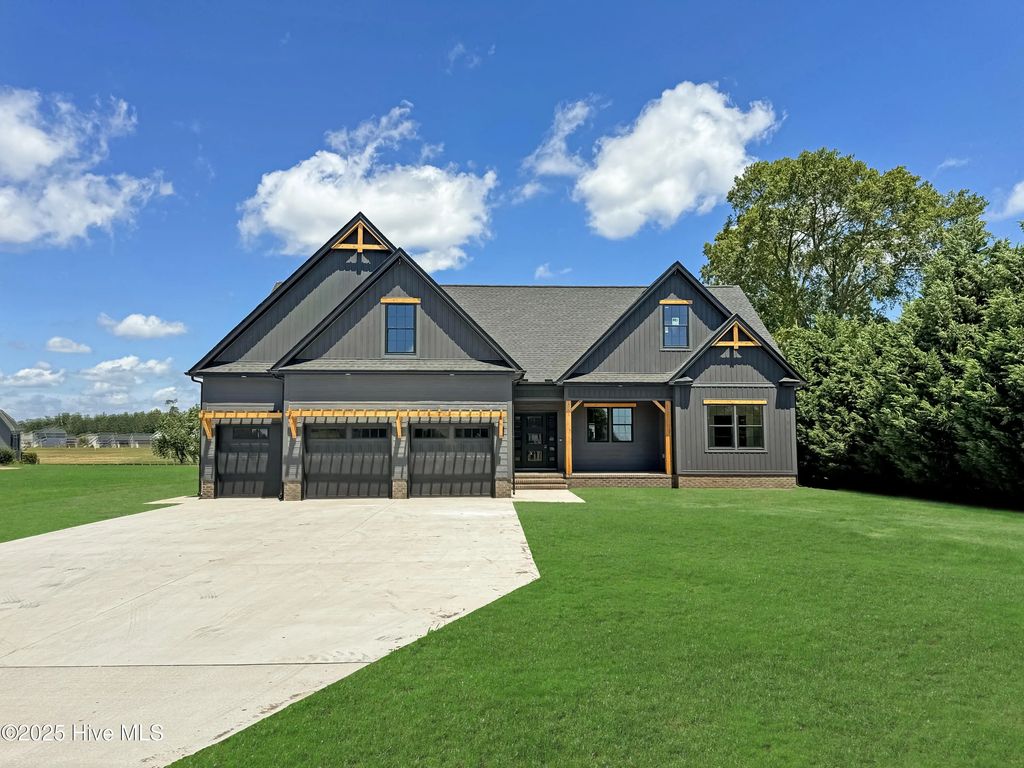 2224 Yawl Street, Elizabeth City