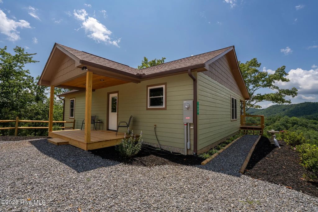 440 Marble Mountain Road, Marble