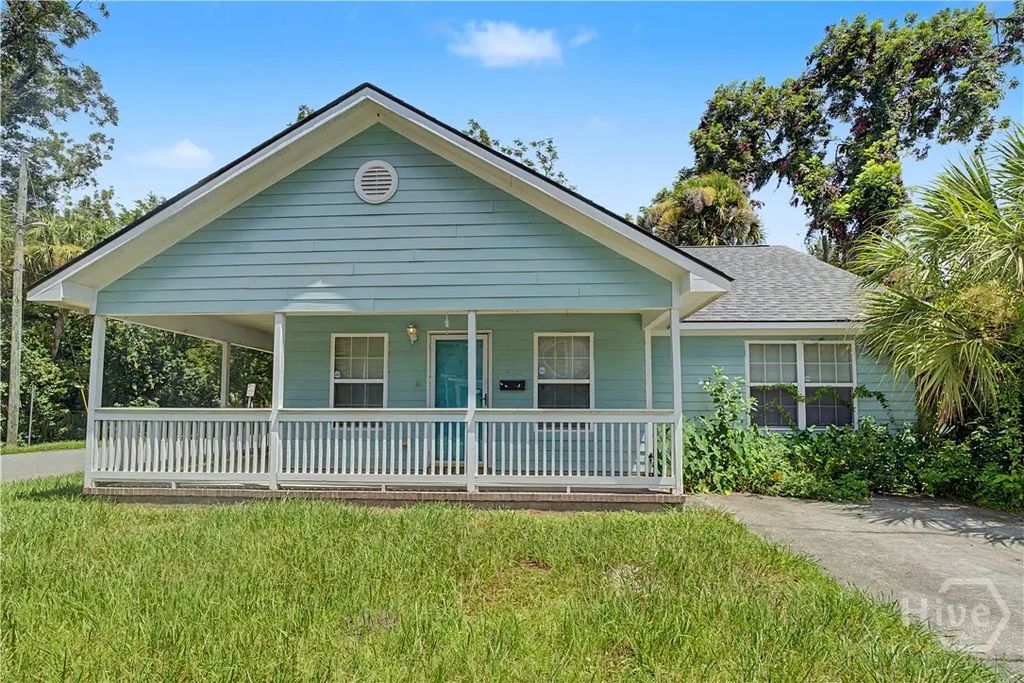 1202 E Waldburg Street, Savannah