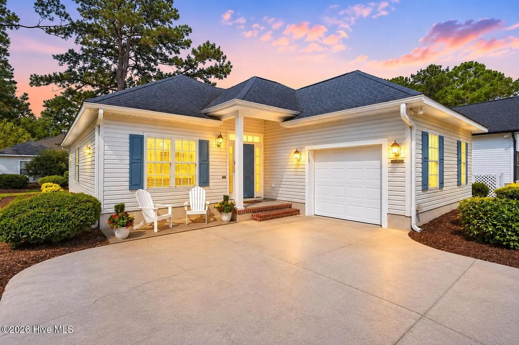 8879 Nottoway Avenue Nw, Calabash