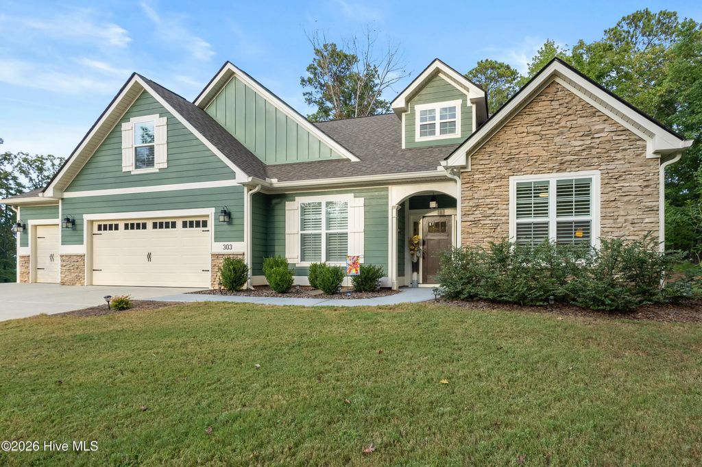 303 Sycamore Place, McCormick