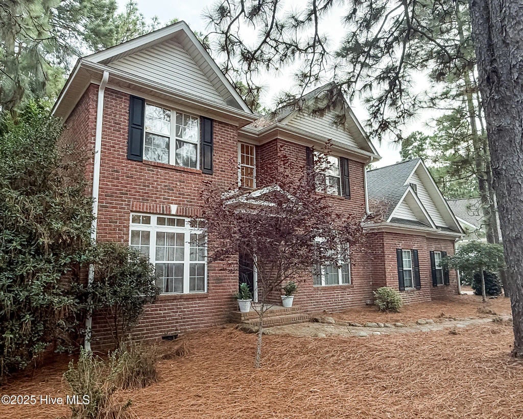 325 Sugar Pine Drive, Pinehurst