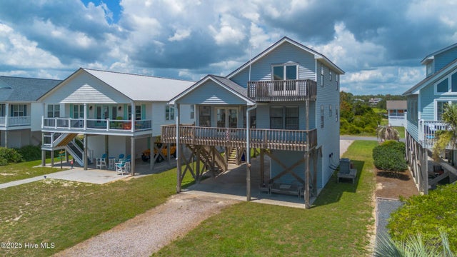 2523 W Dolphin Drive, Oak Island