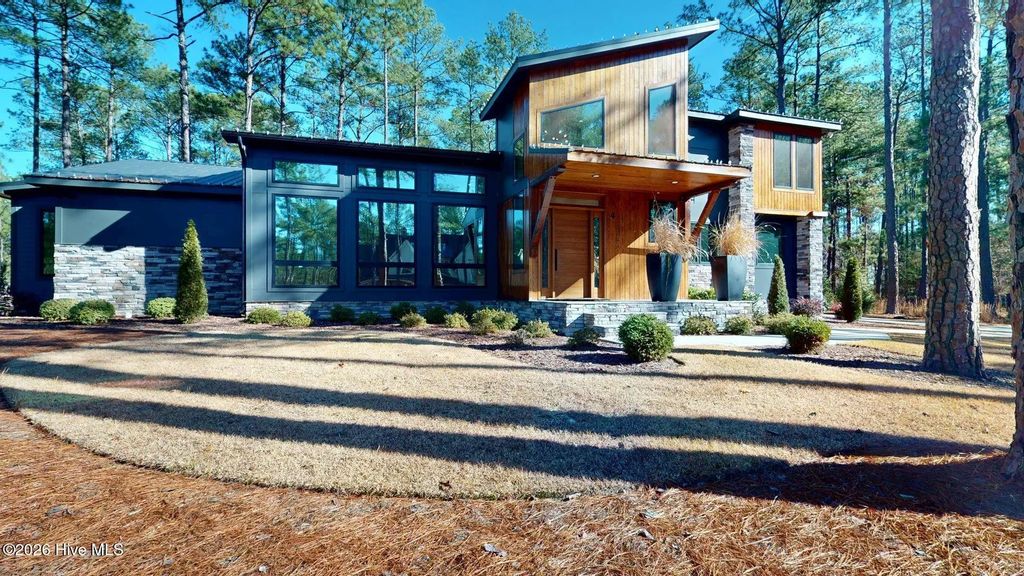 4 Woodward Place, Pinehurst