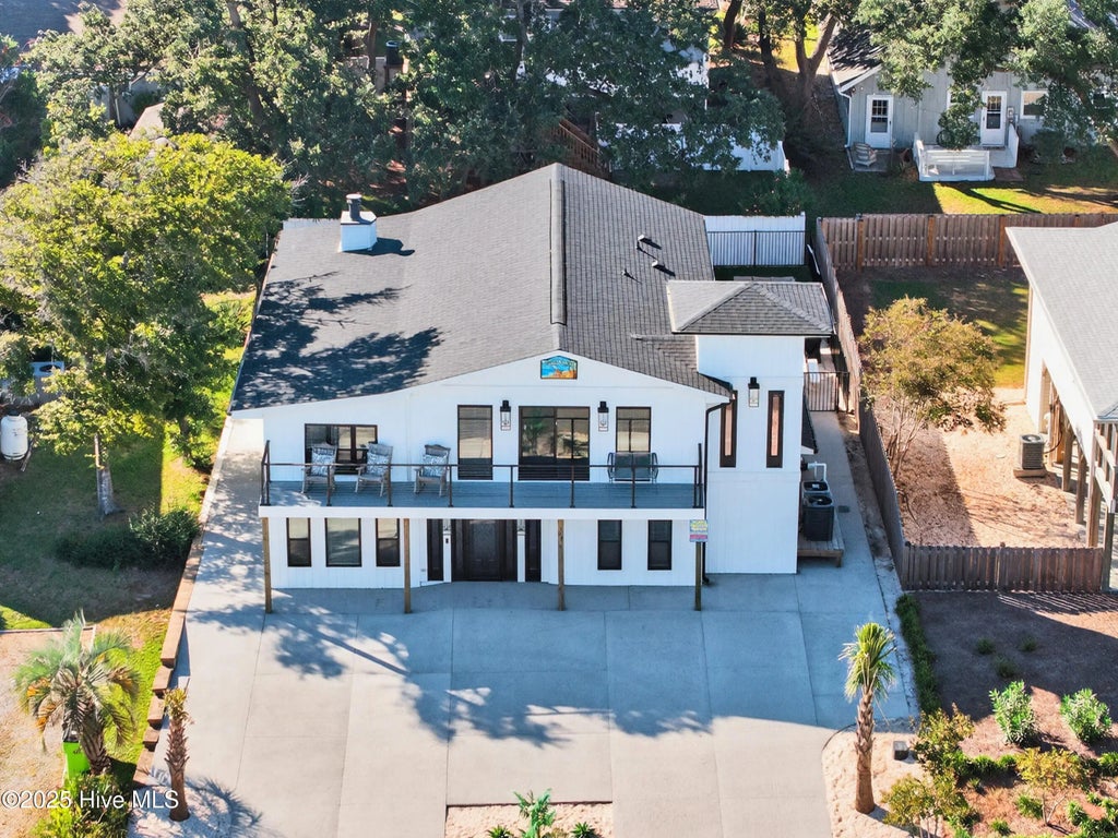 105 Se 53rd Street, Oak Island