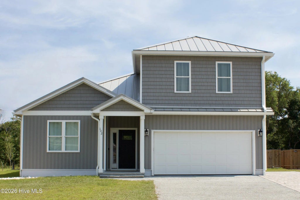 102 Evergreen Lane, Pine Knoll Shores