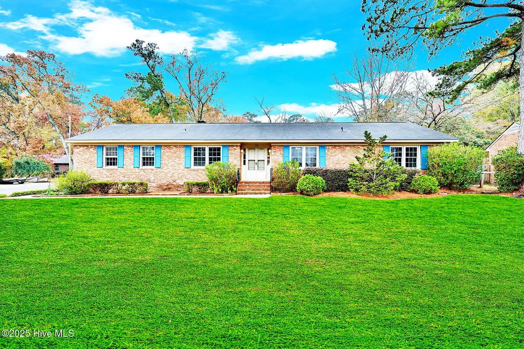108 Wilkshire Drive, Greenville