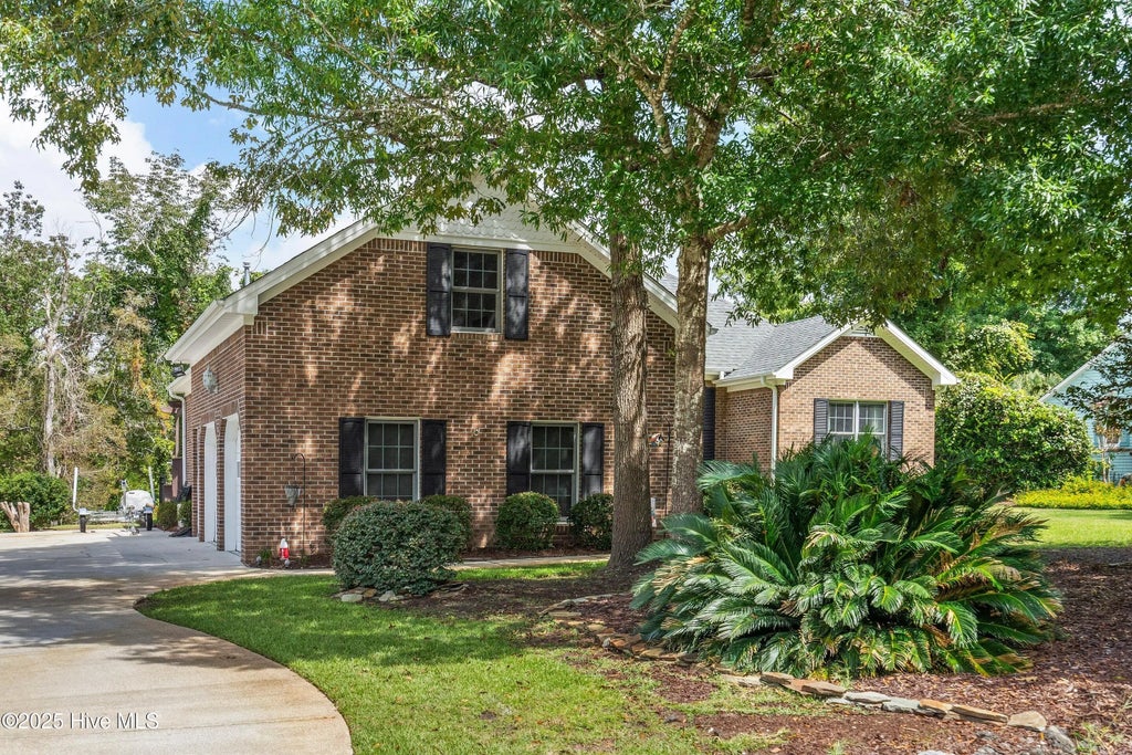 1020 Cordgrass Road, Hampstead