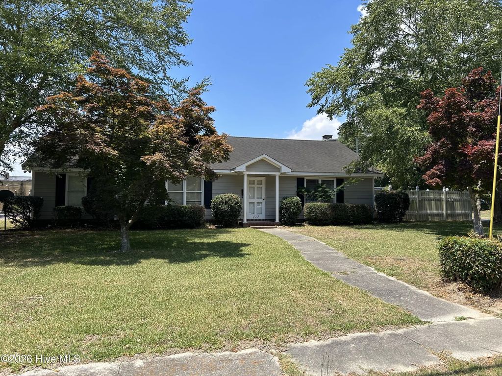 900 Oriental Avenue, Kinston