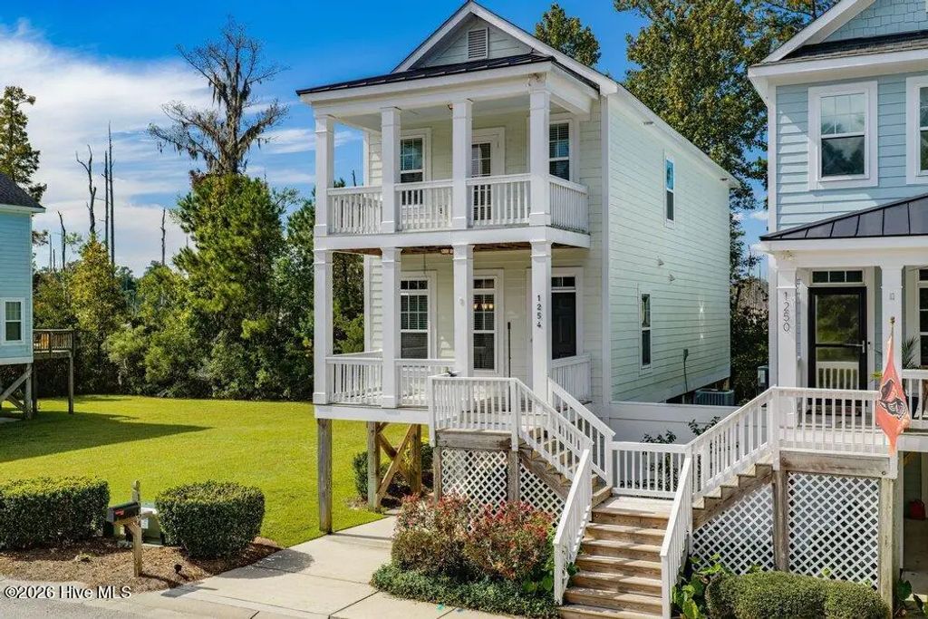 1254 Charleston Common Drive, Leland