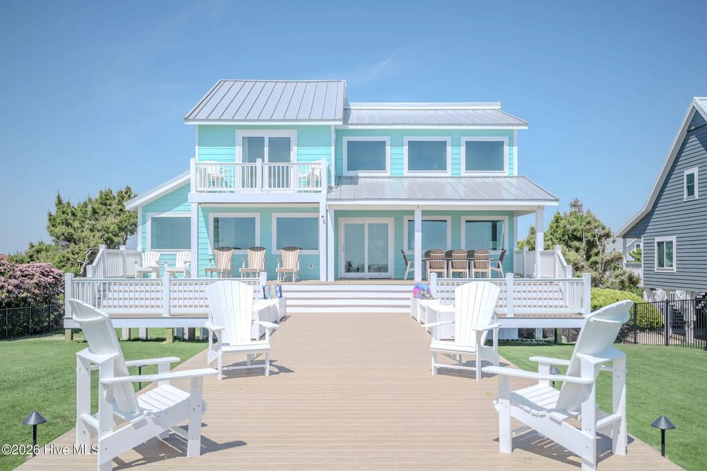 215 Caswell Beach Road, Caswell Beach