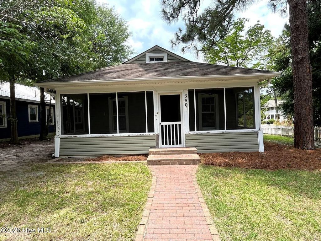 380 N Leak Street, Southern Pines