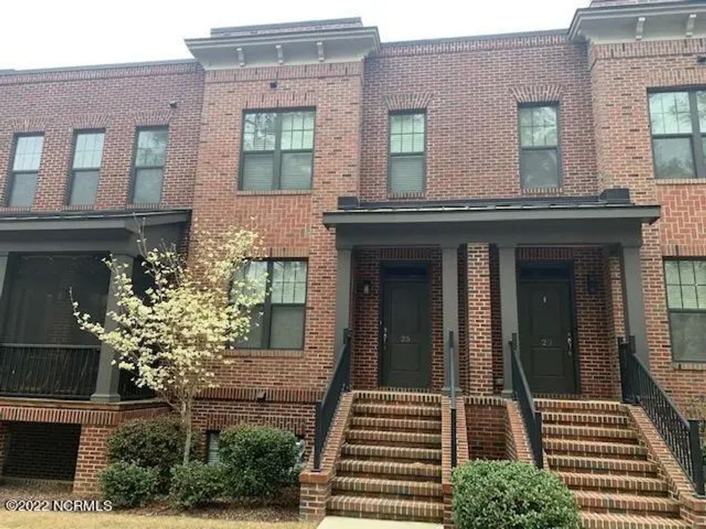 25 Brownstone Lane, Southern Pines