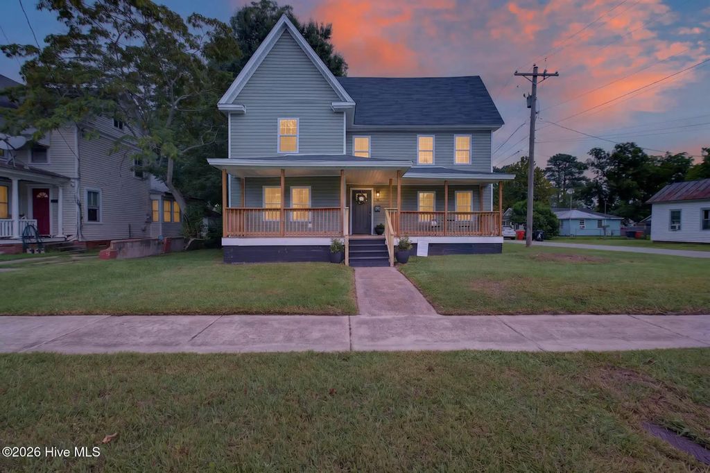 116 E Broad Street, Elizabeth City
