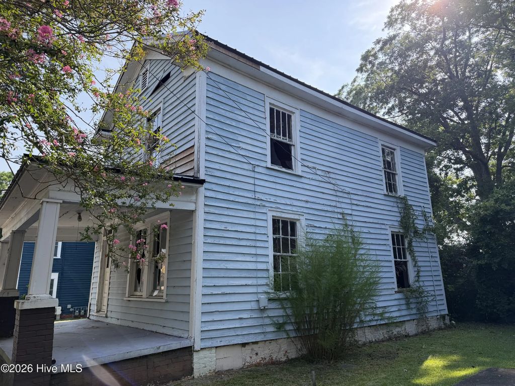 207 N Pierce Street, Washington