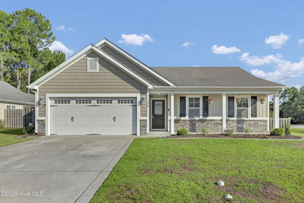 400 Blue Pennant Court, Sneads Ferry