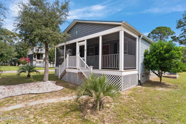 138 Ne 74th Street, Oak Island