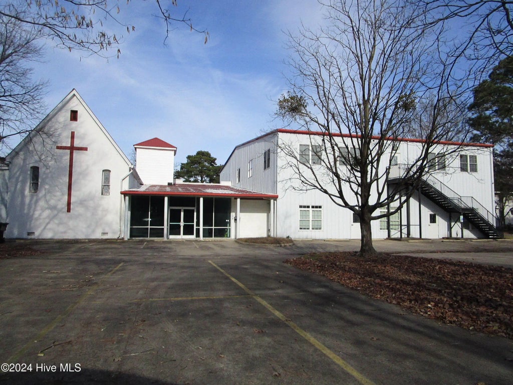 1104 W Main Street, Elizabeth City