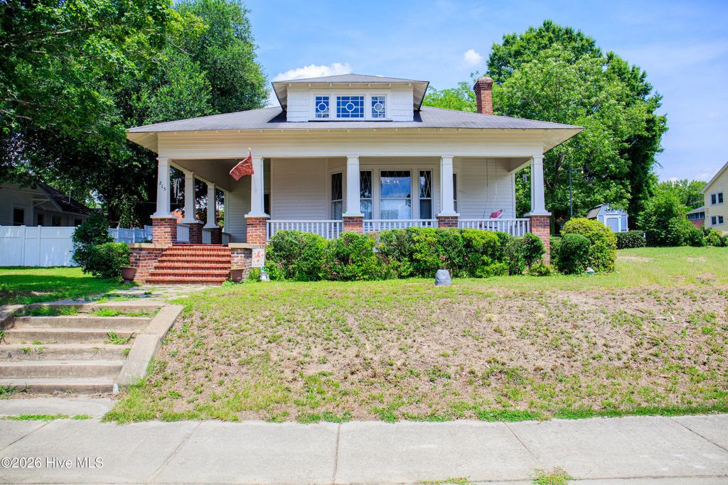 215 S Randolph Street, Rockingham