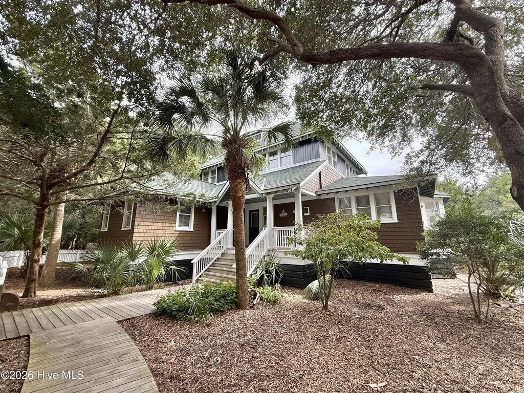 20 Earl Of Craven Court Wk E + Crofter Rights, Bald Head Island