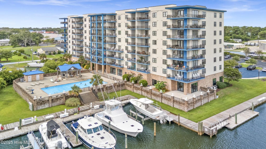 4425 Arendell Street 609, Morehead City