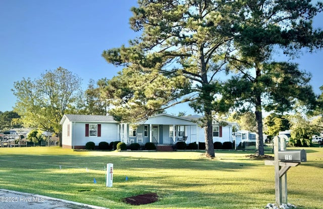 153 Edgewater Drive, Grandy