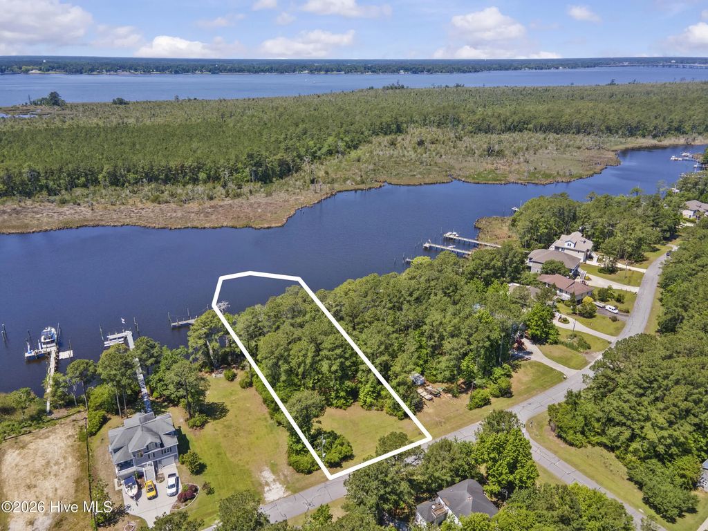 5202 Bucco Reef Road, New Bern