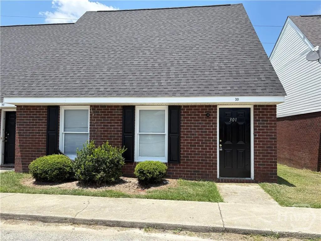 230 Lanier Drive 301, Statesboro