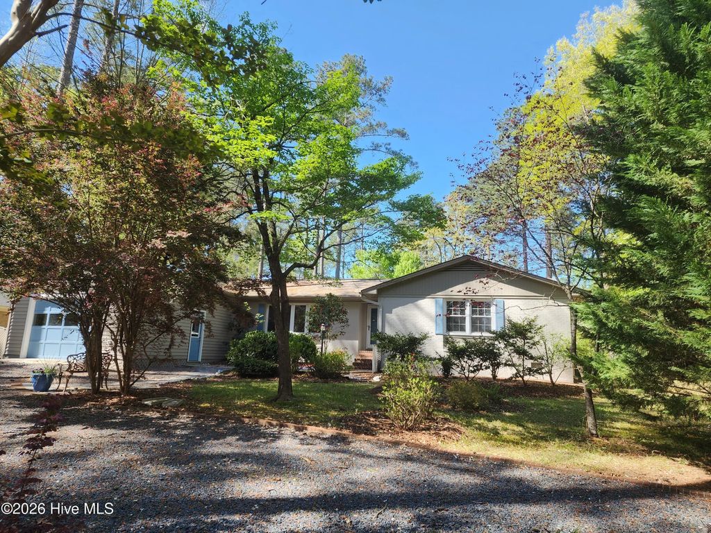 107 S Lakeshore Drive, Whispering Pines